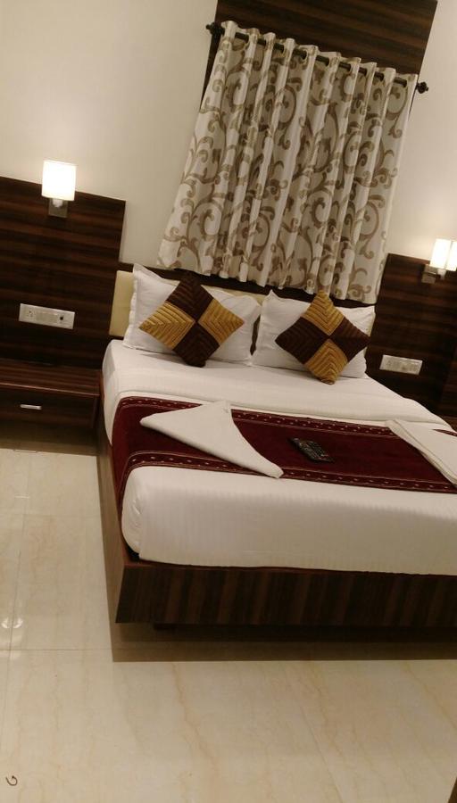 Hotel Golden City Bombaim Exterior foto